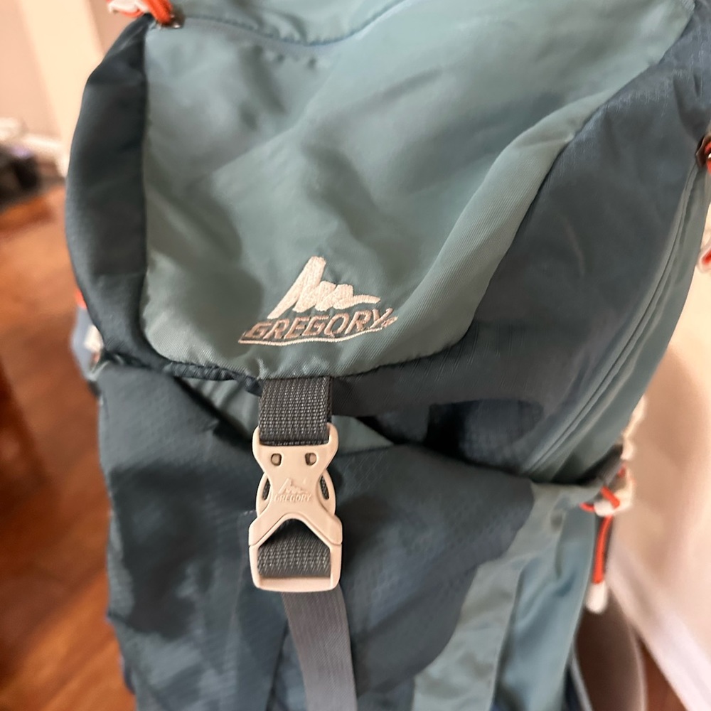 Gregory Z30 Hiking Backpack - Picture 2 of 10